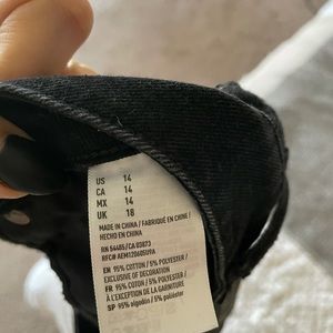 AE Mini Skirt - Black - Hi Rise